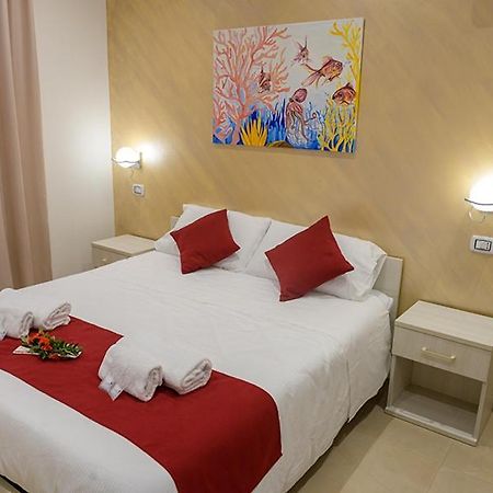 Corallo Rosso B&B แตร์ราซีนี ภายนอก รูปภาพ