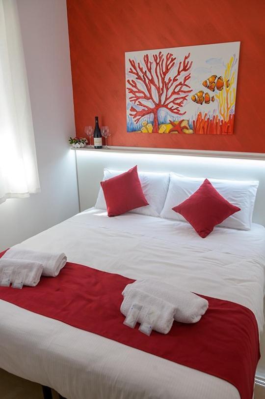 Corallo Rosso B&B แตร์ราซีนี ภายนอก รูปภาพ