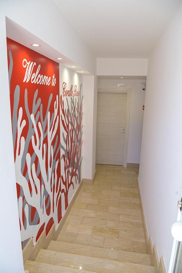 Corallo Rosso B&B แตร์ราซีนี ภายนอก รูปภาพ
