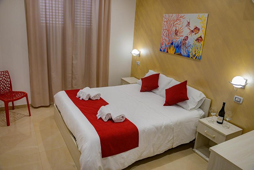 Corallo Rosso B&B แตร์ราซีนี ภายนอก รูปภาพ