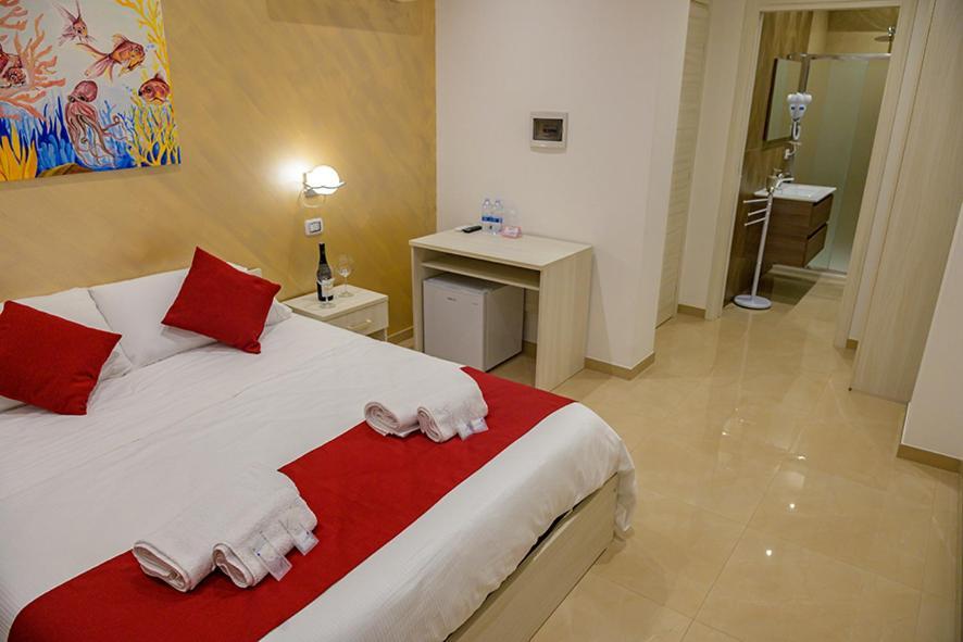 Corallo Rosso B&B แตร์ราซีนี ภายนอก รูปภาพ